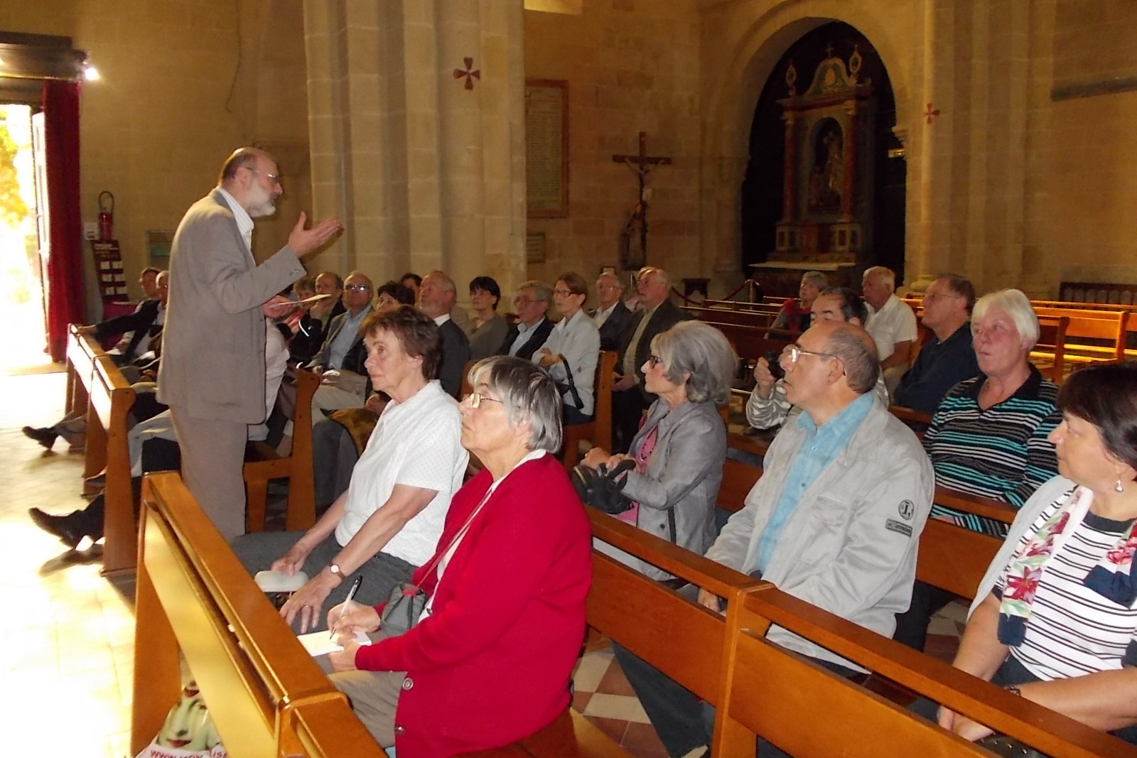 Visite de la cathédrale de Lescar par Emmanuel Garland (photo G. Monfort)